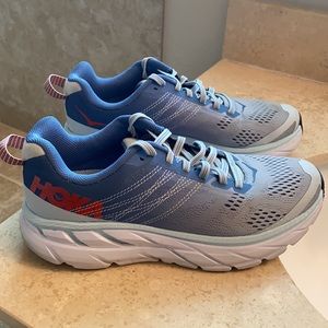 HOKA ONE W Clifton 6 Shoe, size 7 Women’s